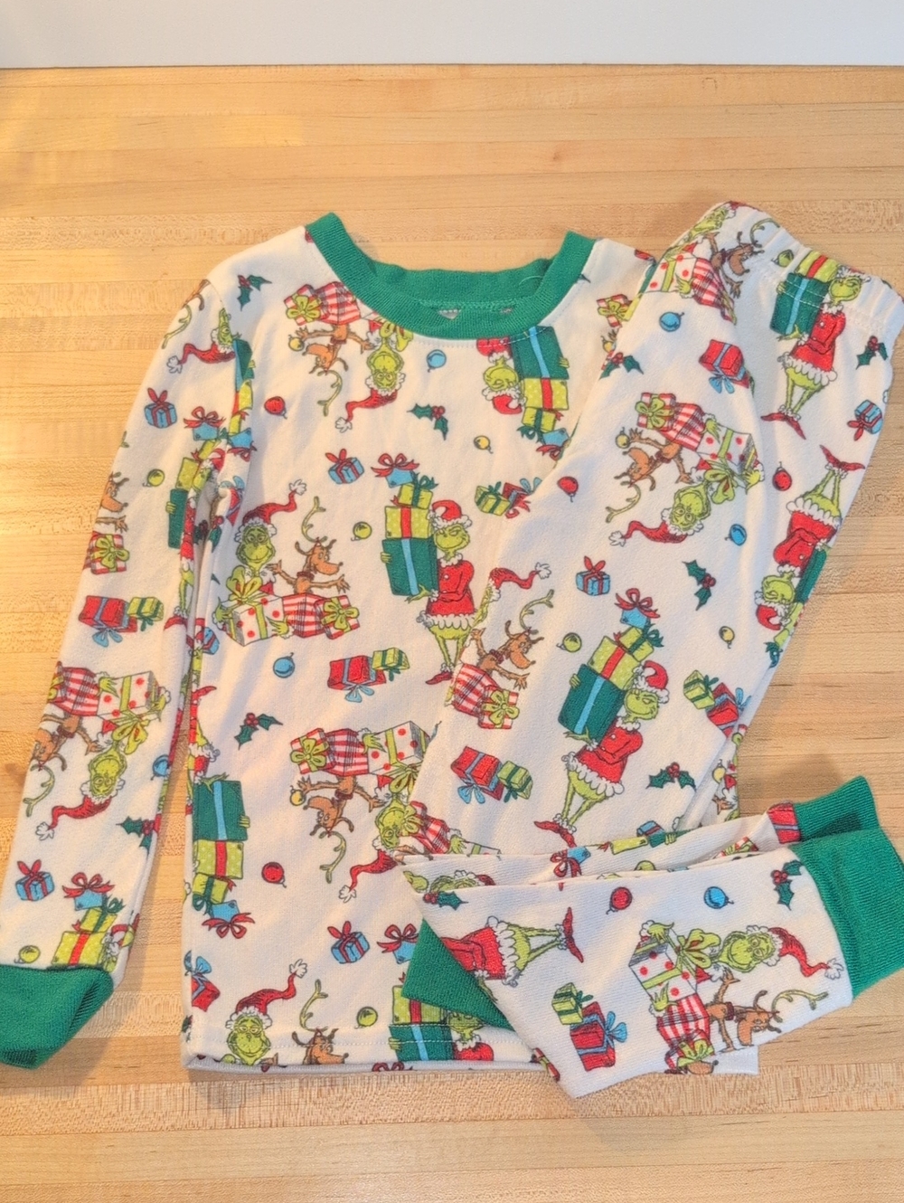 Kids Holiday Character Print Pajama Set - Green & White